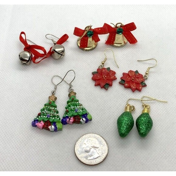 Vintage - Now Lot 5 Pairs Pierced Christmas Earrings Bell Tree Bow Bulb Flower - Picture 2 of 11